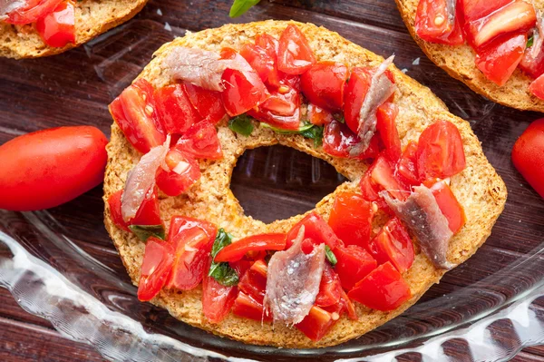 Friselle mit Tomaten — Stockfoto