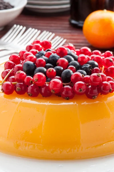 Orange gelé på ett bord — Stockfoto