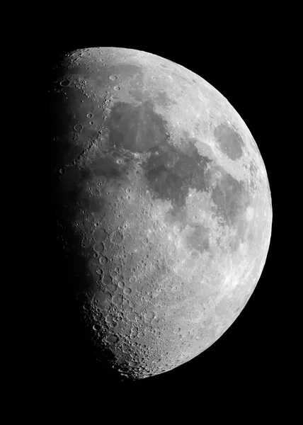 Ogromny piękny księżyc — Zdjęcie stockowe