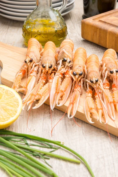 Boiled shrimps on table — Stock Photo, Image