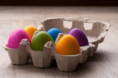 Renkli Paskalya yumurtaları