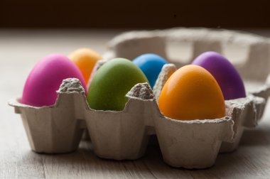 Renkli Paskalya yumurtaları