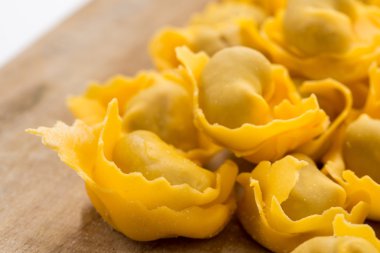 İtalyan raviolis ve cappelletti