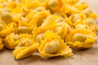 İtalyan raviolis ve cappelletti