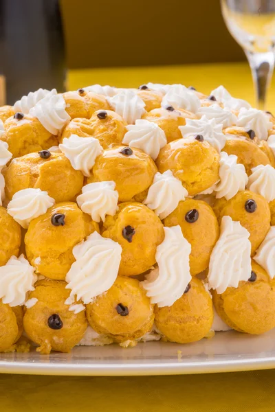 Shaped cake pineapple — Stock Photo, Image