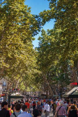 İnsanlar katılıyor geleneksel Tay töreni