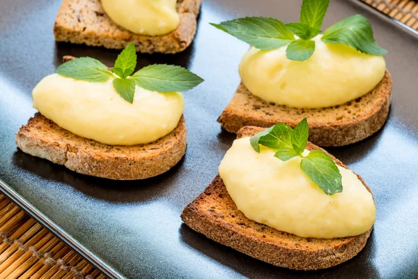 구운된 호 밀 크림 빵 — 스톡 사진