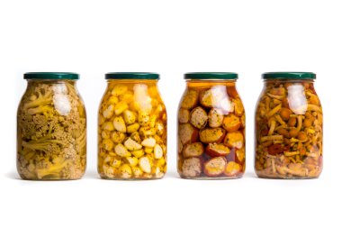 Cam kavanoz turşu ile