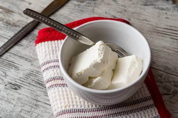 Cottage cheese in a bowl — Stock Photo, Image