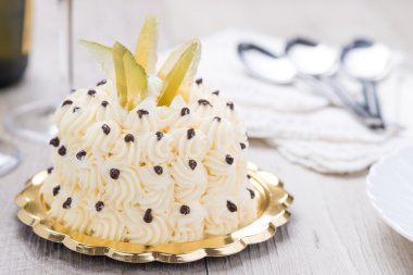 Beyaz kremalı pasta