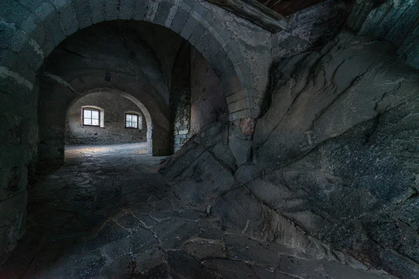 Antika dungeon mörk sten källare Stockbild