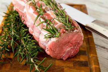 Organik domuz pirzolası