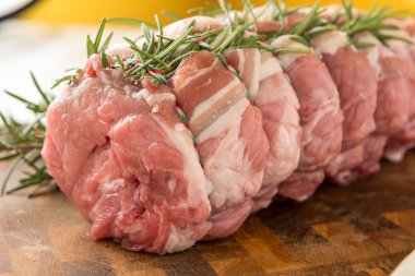 Organik domuz pirzolası