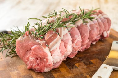 Organik domuz pirzolası