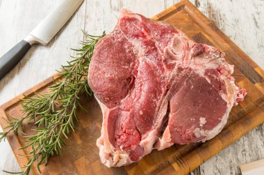 Organik domuz pirzolası