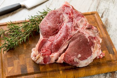 Organik domuz pirzolası