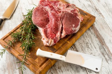 Organik domuz pirzolası