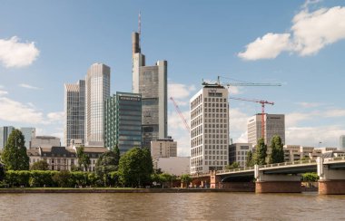 Frankfurt manzaralı ana, Almanya