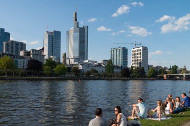 Frankfurt manzaralı ana, Almanya