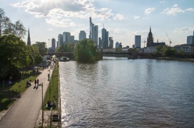 Frankfurt manzaralı ana, Almanya