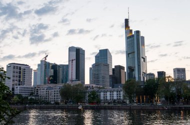 Frankfurt manzaralı ana, Almanya