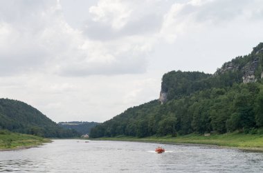 Elbe Nehri manzarası, Almanya