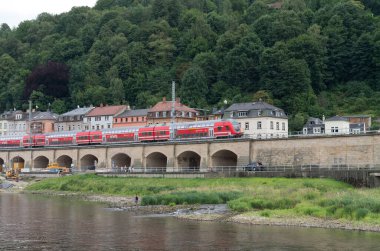 Elbe Nehri manzarası, Almanya
