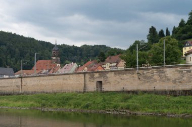 Elbe Nehri manzarası, Almanya