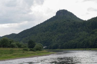 Elbe Nehri manzarası, Almanya