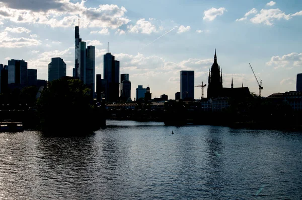 Frankfurt manzaralı ana, Almanya