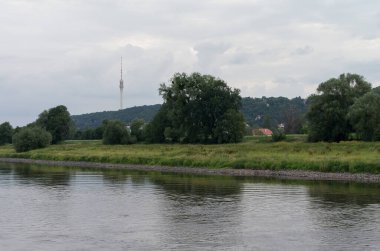 Elbe Nehri manzarası, Almanya