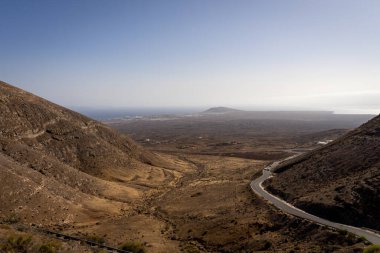 Çizgiler que dibujan las carreteras