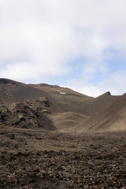 Paisajes de montaas in el horizonte