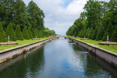 Peterhof, Petrodvorets, St. Petersburg 'daki deniz kanalı.