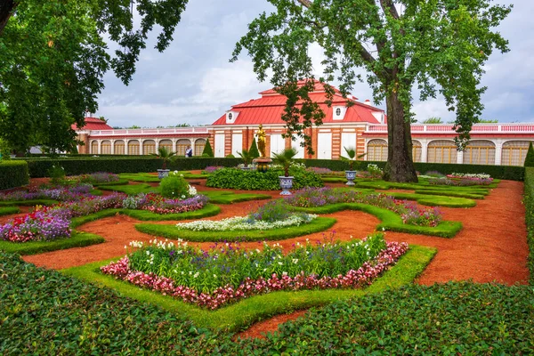 Petersburg Petrodvorets Russia August 2020 Park Monplaisir Palace Peterhof — Stock Photo, Image