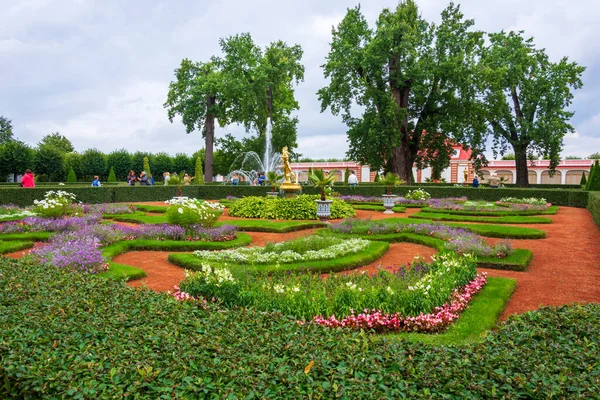 Petersburg Petrodvorets Russia August 2020 Park Monplaisir Palace Peterhof — Stock Photo, Image