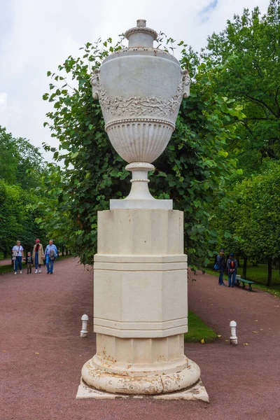 São Petersburgo Petrodvorets Rússia Agosto 2020 Vasos Marlin Beco Marlinskaya — Fotografia de Stock