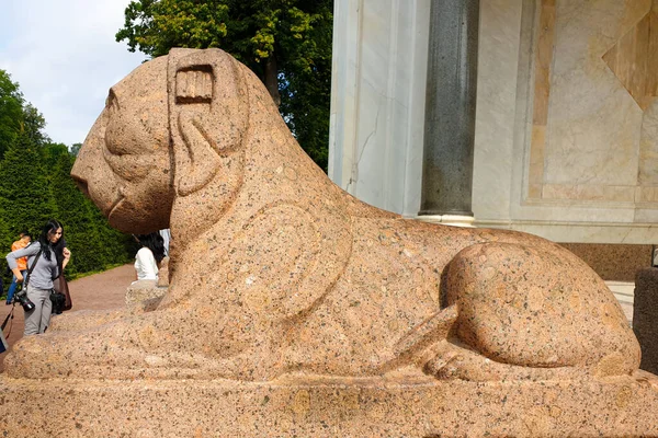 Sankt Petersburg Petrodvorets Ryssland Augusti 2020 Lions Peterhof Nära Voronikhinskaja — Stockfoto