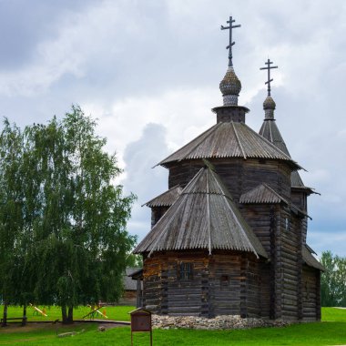 Ahşap Mimarlık ve Köylü Hayatı Müzesi. 1776 'da Kameshkovsky' nin Patakino köyünden Diriliş Kilisesi. Rusya 'nın altın yüzüğü, Suzdal