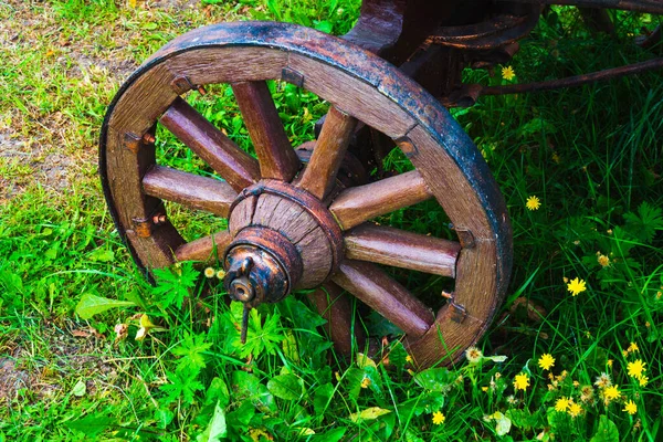 Antique Cart Wheel Made Wood Lined Iron — Stock Photo, Image