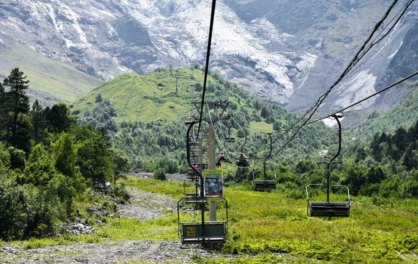 Tsej Schlucht Nordossetien Russland August 2016 Touristen Fahren Mit Einer — Stockfoto