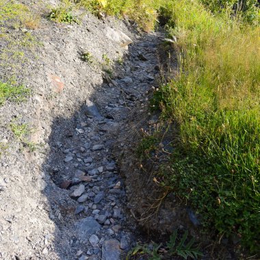 Dargav geçidinde tehlikeli dağ yolları var. Kuzey Osetya Cumhuriyeti - Alania