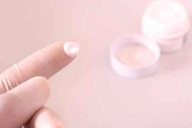 kozmetik krem tedavi kavramı bulanıklık ile krem