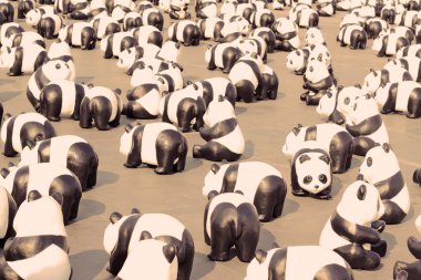 1600 pandalar + Th, kağıt mache pandalar 1.600 pandalar temsil etmek için