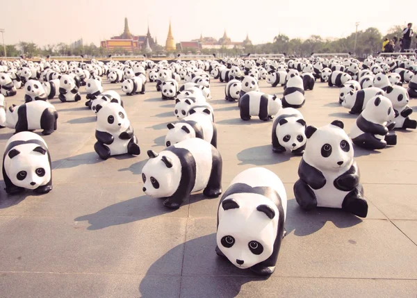 1600 Pandas + TH, Papel mache Pandas representará a 1.600 Pandas — Foto de Stock