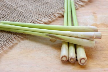 Tayland otlar, limon