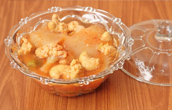 Scharfes und würziges Curry aus Wasserorange mit Fisch — Stockfoto