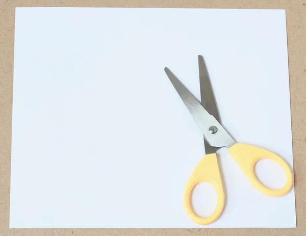 Чистые ножницы и бумага — стоковое фото