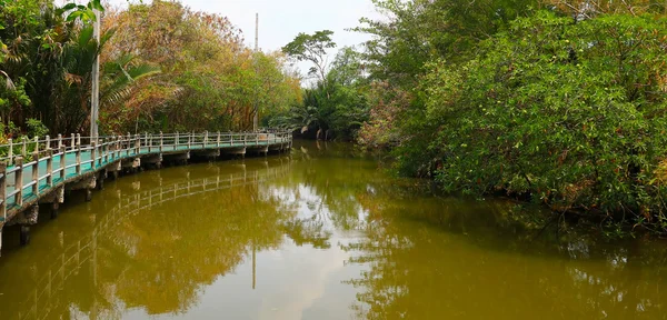 Der fluss und pfad im antiken thailand — Stockfoto