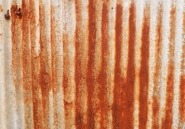 Старый цинк. старый ржавый цинк. старая ржавая цинковая стена. цинковая стена. ржавая текстура цинка — стоковое фото